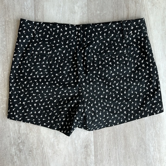 Loft Riviera Patterned Shorts - Picture 7 of 9